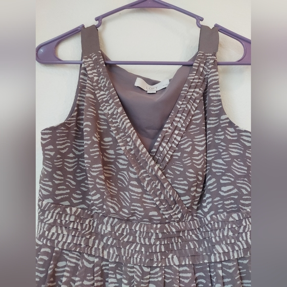 Ann Taylor Loft Petite Sleeveless  Fit Flare Dress Brown and Biege Abstract - Picture 4 of 11